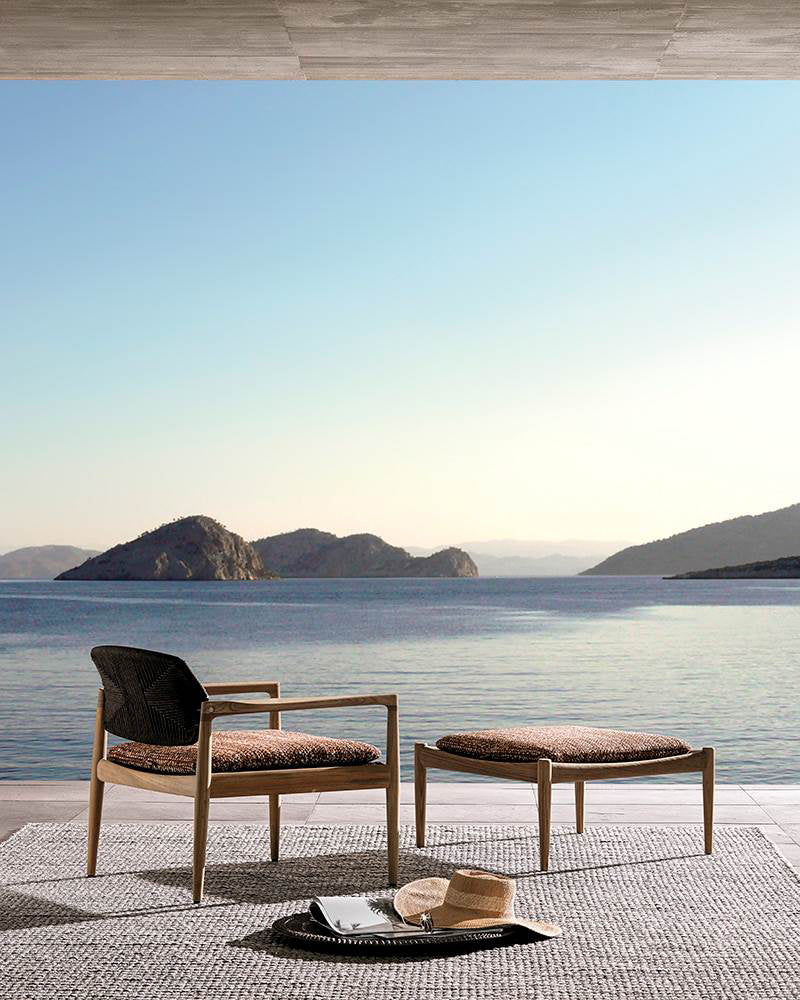 OUTDOOR SEATING OUTDOOR SEATING